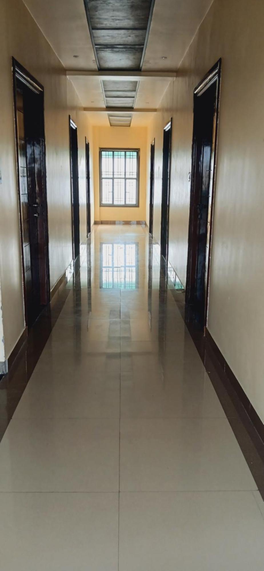 Shivam Hotel Varanasi - Near Kashi Vishwanath Temple With Parking And Lift Exterior foto